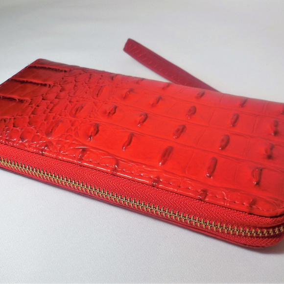 Wristlet Wallet NEW Red "Crocodile" Embossed small organizer - Picture 3 of 4